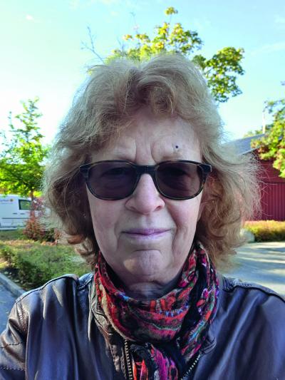Inga-Lena Andersson -dietist- ute i höstsolen