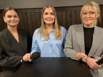 Tre liv med diabetes består av Sandra Bennerdt, Filippa och Felicia Jartén. Podden finns där poddar finns.